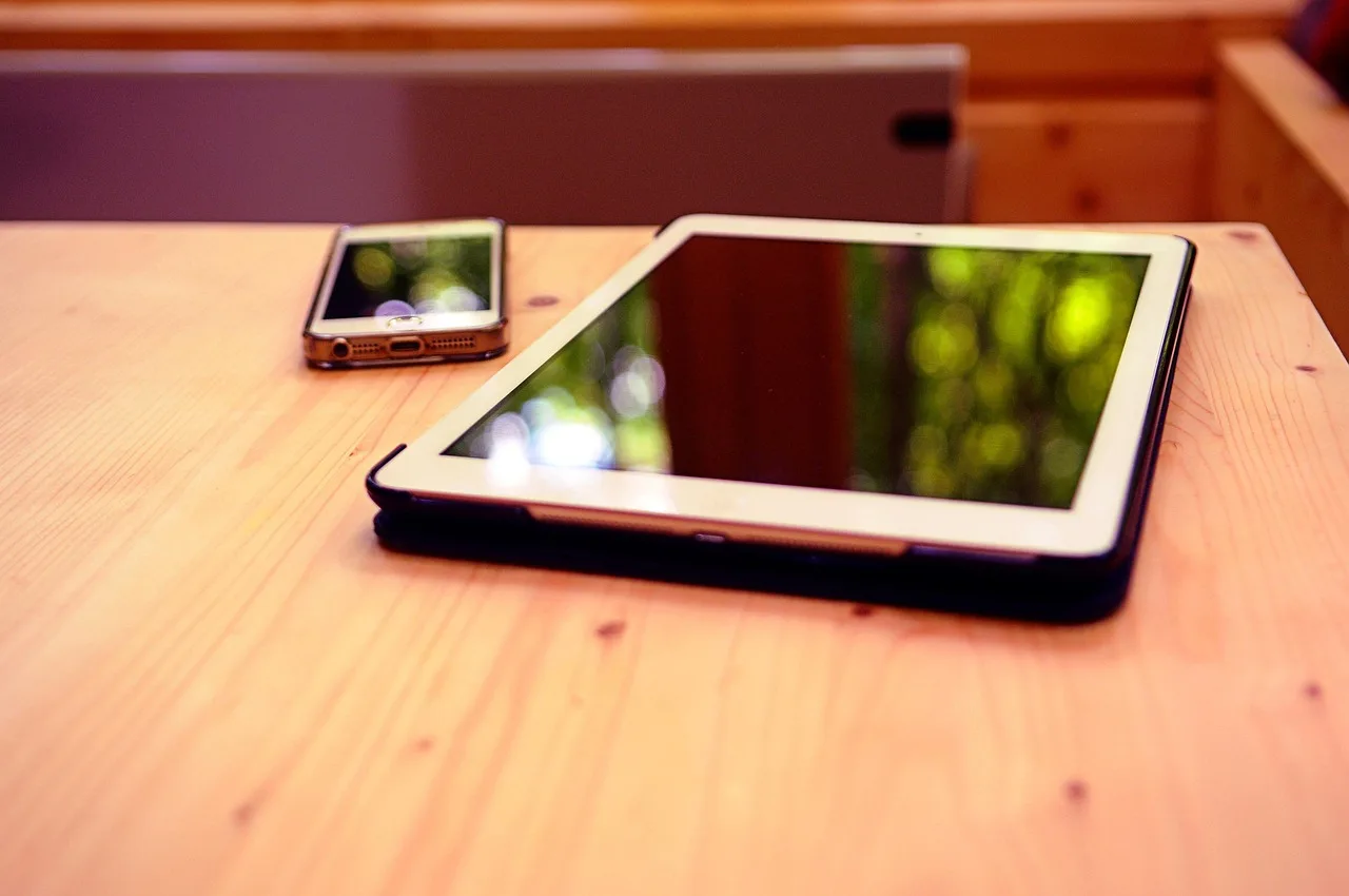 iphone, ipad, tablet, technology, mobile, business, office, desk, table, orange business, orange office, orange technology, orange mobile, orange table, orange desk, orange company, orange iphone, orange tablet, tablet, tablet, tablet, tablet, tablet, office, office
